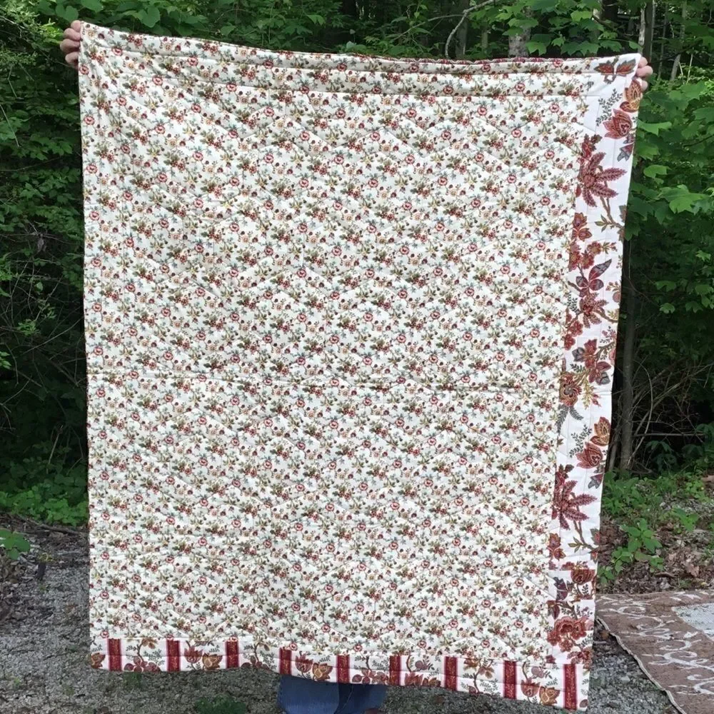 NWT Hand Crafted Elizabethan Tulip Print Quilt